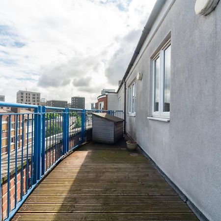 Lovely Penthouse Near Canary Wharf ลอนดอน ภายนอก รูปภาพ