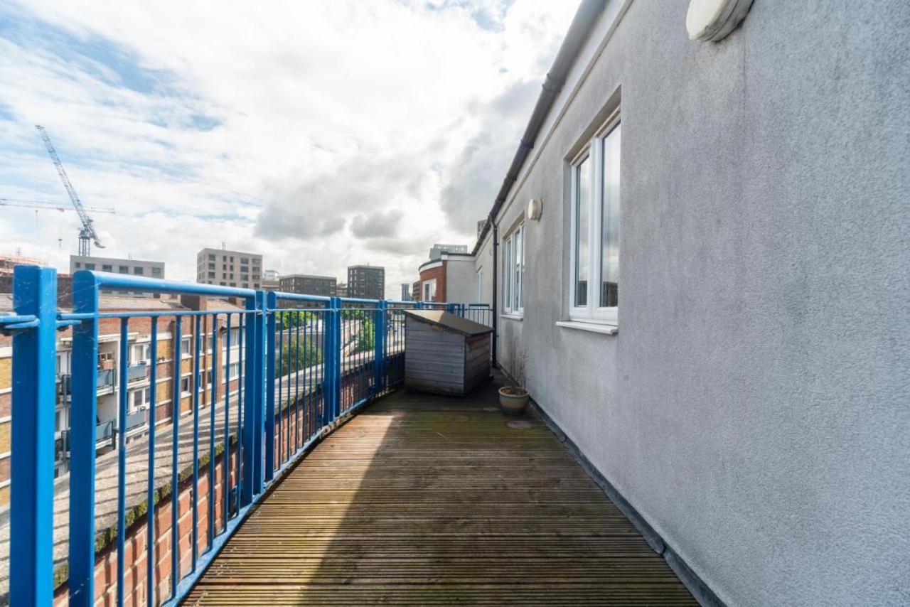 Lovely Penthouse Near Canary Wharf ลอนดอน ภายนอก รูปภาพ