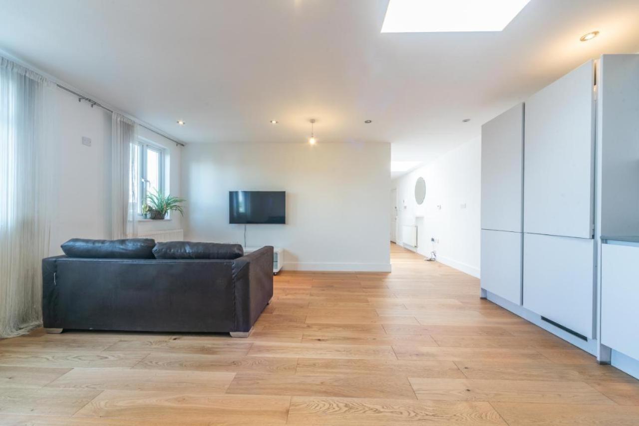 Lovely Penthouse Near Canary Wharf ลอนดอน ภายนอก รูปภาพ