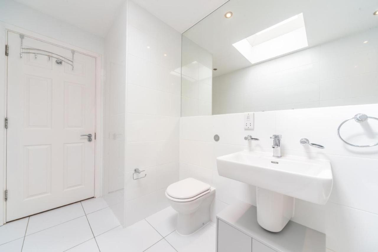 Lovely Penthouse Near Canary Wharf ลอนดอน ภายนอก รูปภาพ