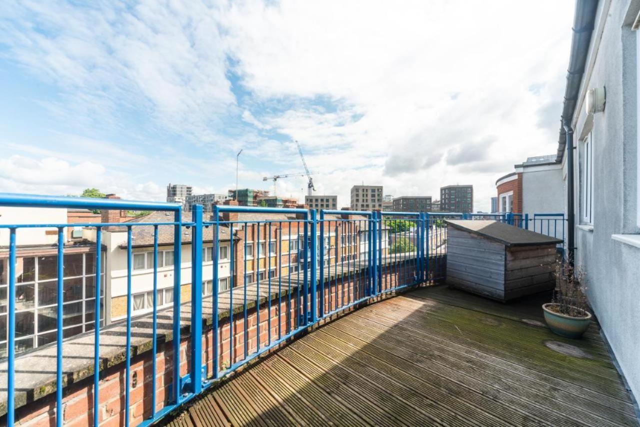 Lovely Penthouse Near Canary Wharf ลอนดอน ภายนอก รูปภาพ
