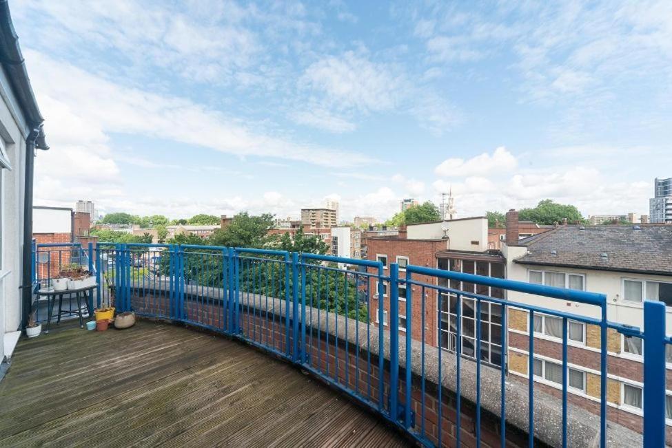 Lovely Penthouse Near Canary Wharf ลอนดอน ภายนอก รูปภาพ