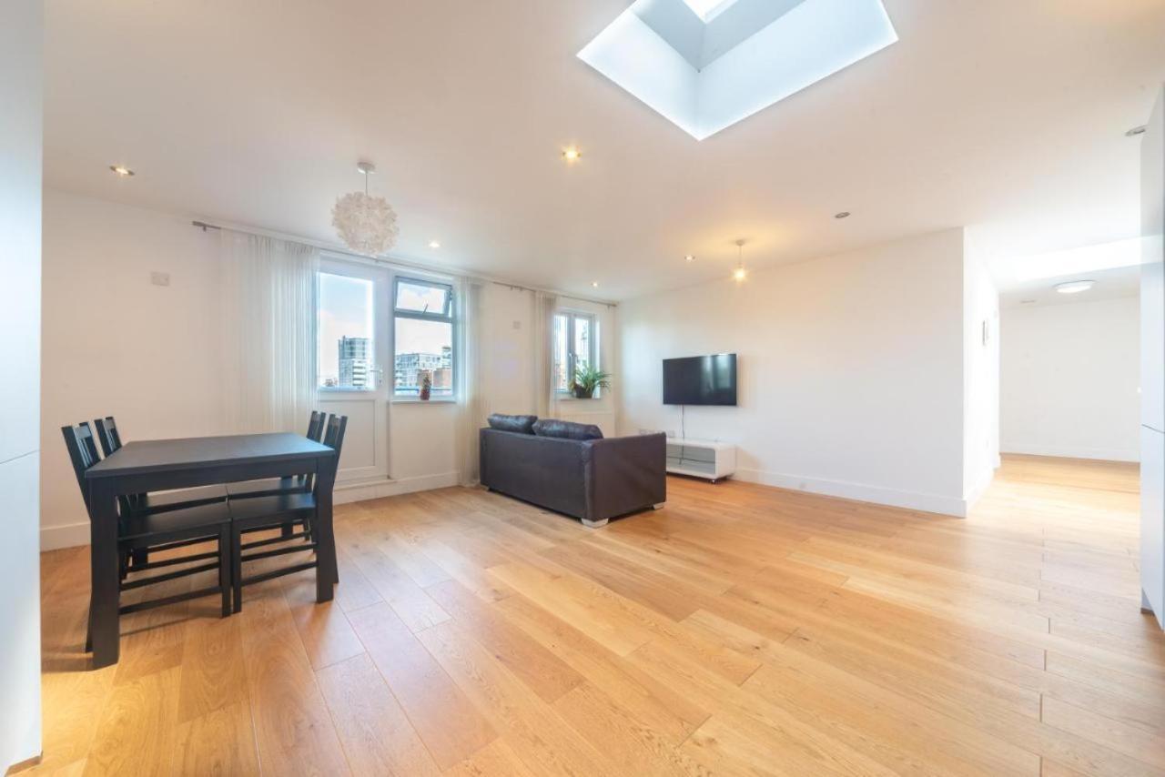 Lovely Penthouse Near Canary Wharf ลอนดอน ภายนอก รูปภาพ