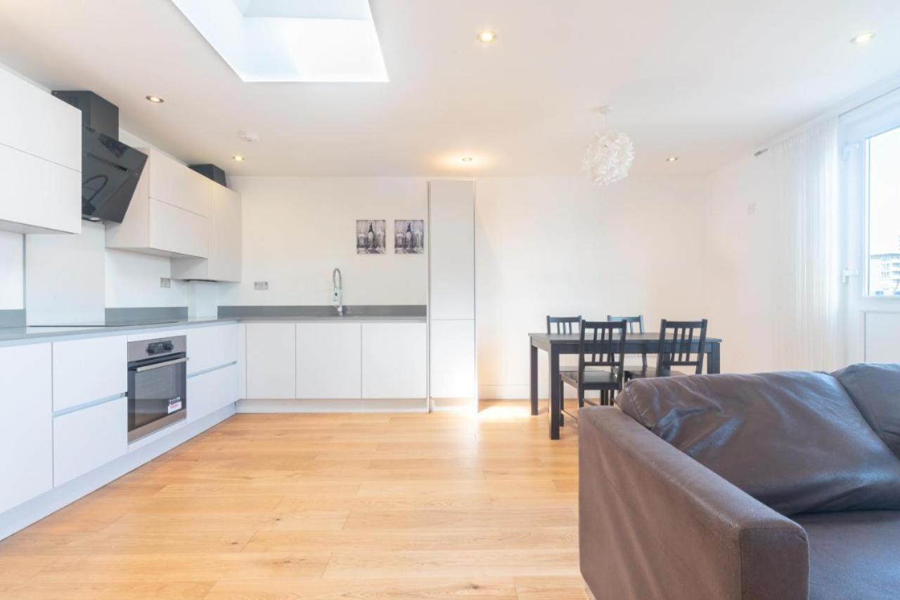 Lovely Penthouse Near Canary Wharf ลอนดอน ภายนอก รูปภาพ